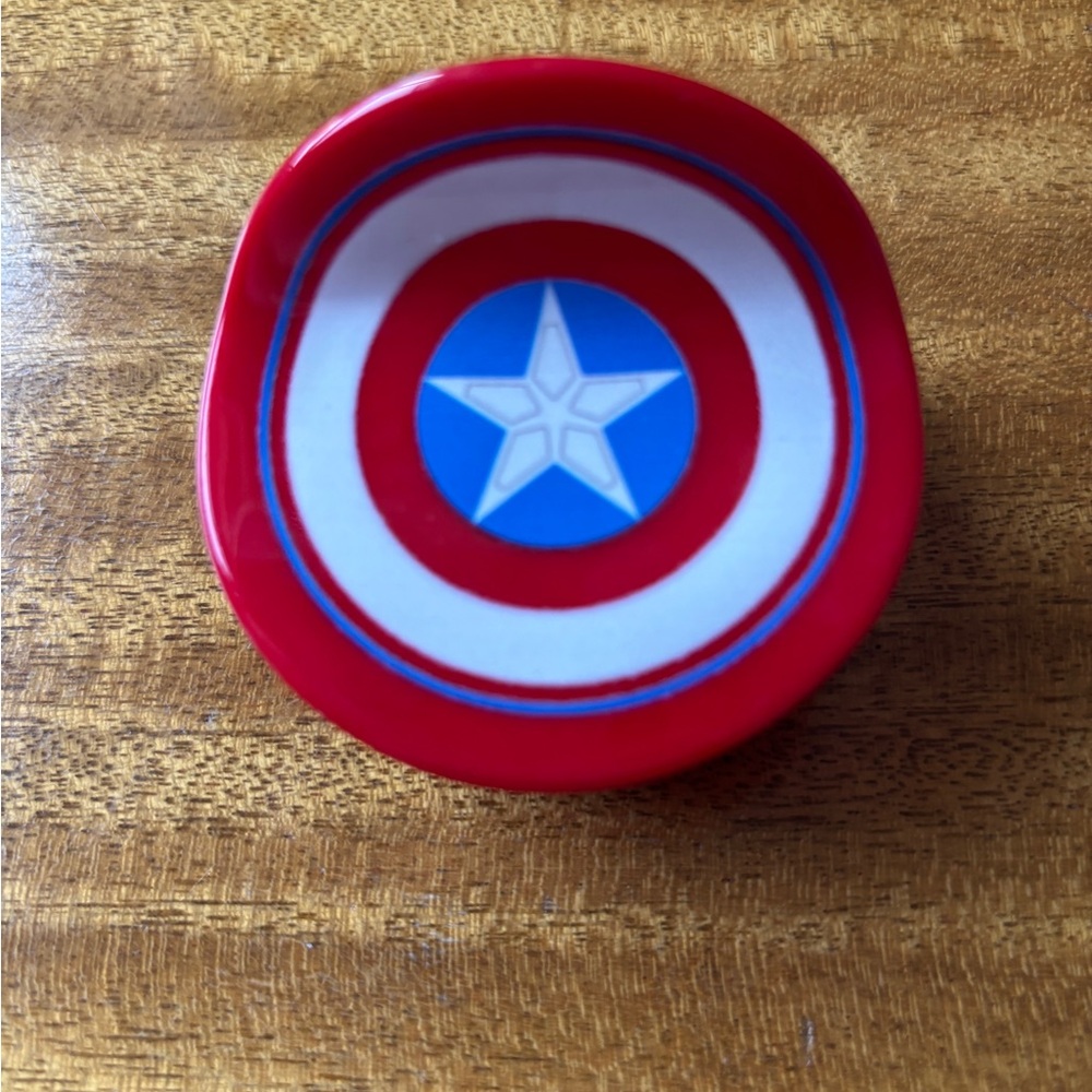 Disney Marvel - Captain America Shield Hair Clip - Picture 1 of 2